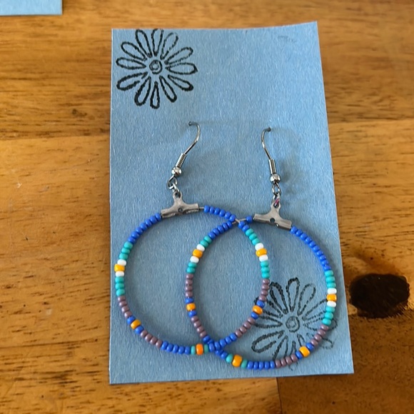 Seed bead hoop earrings - Picture 1 of 2